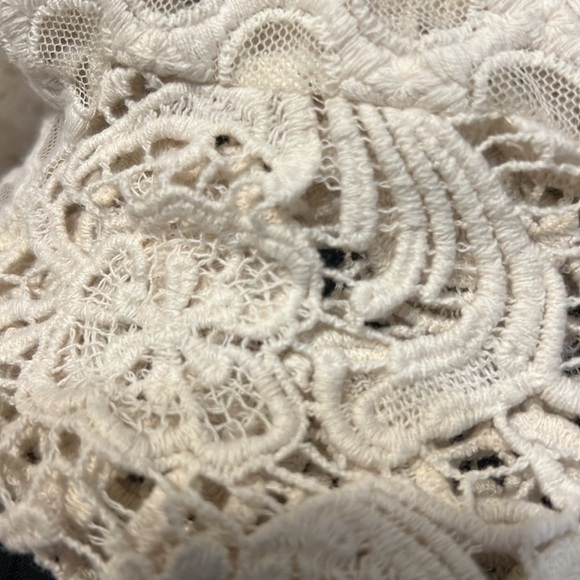 Anthropologie Sunday in Brooklyn Lace off white top size Medium - Picture 11 of 11